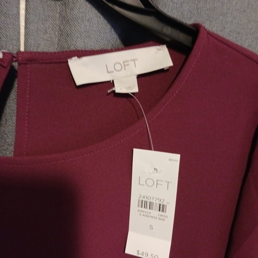 NWT LOFT Burgundy Ruffle‎ Sleeve Keyhole Back Blouse Top Women's Size S